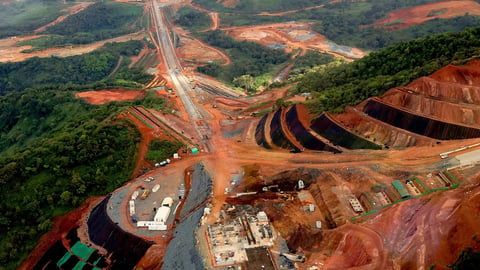 Rio Tinto'nun ortak girişimi SimFer tarafından işletilen Simandou madeninin 3. ve 4. blokları, Kasım 2025'te görüntülendi.