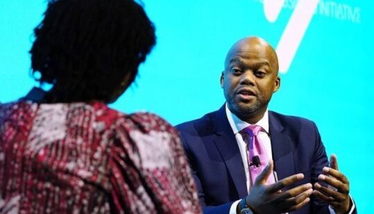 Wamkele Mene, 18 Eylül 2022'de New York'taki Unstoppable Africa konferansında konuşuyor.