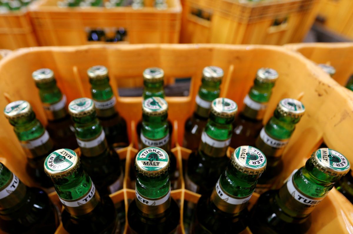 Kenya, Nairobi'deki Tusker Malt bira şişeleri.