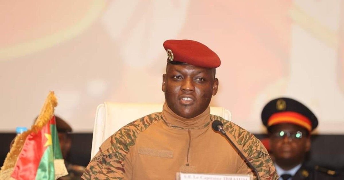 Burkina Faso, yurt dışı eğitimi için hükümet onayı şart koşuyor.