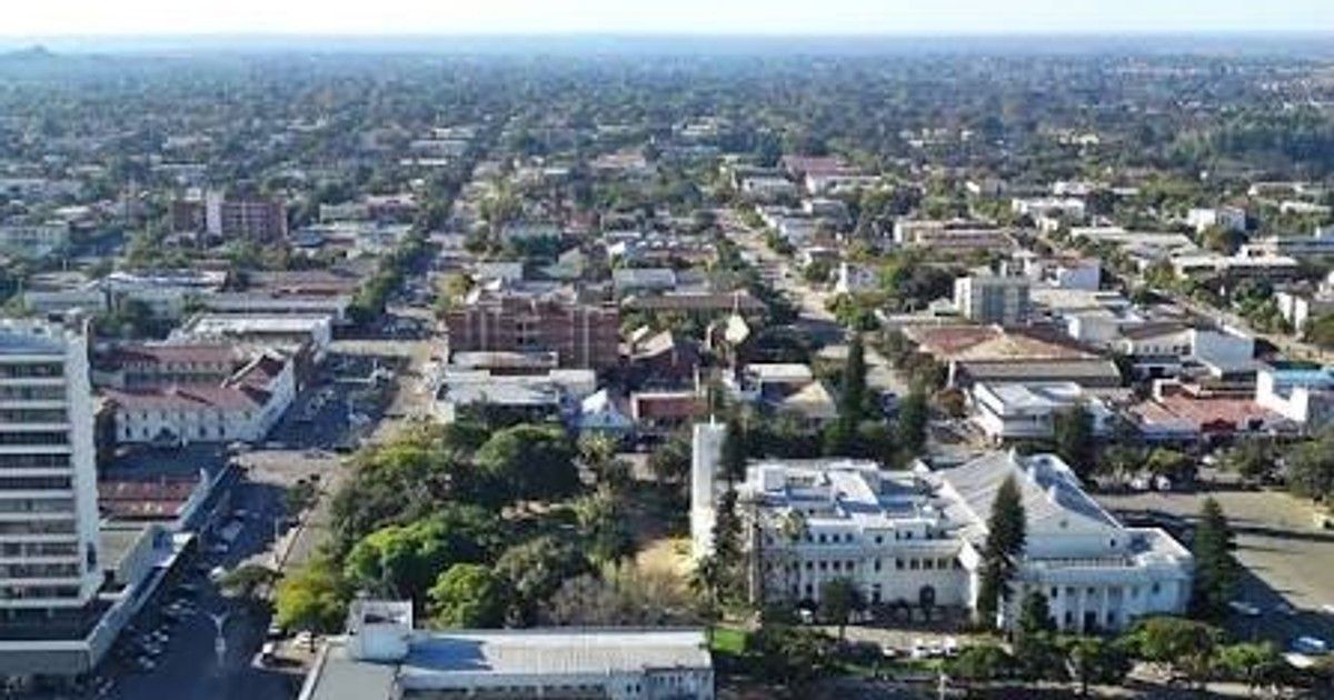Zimbabve'nin sanayi şehri, ABD'nin fabrika kasabasıyla aynı kaderi yaşama riski taşıyor.