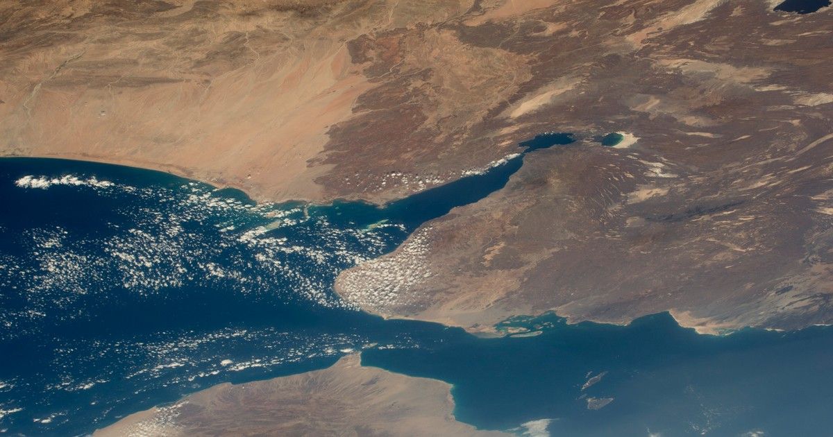 Afrika Boynuzu'nda, Aden Körfezi ile Kızıldeniz arasındaki stratejik Cibututi konumu.