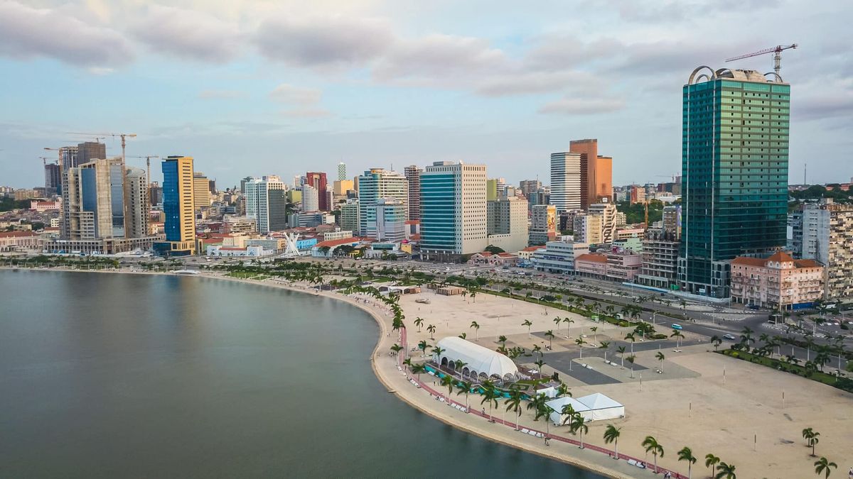 Angola'nın başkenti Luanda'dan hava fotoğrafı