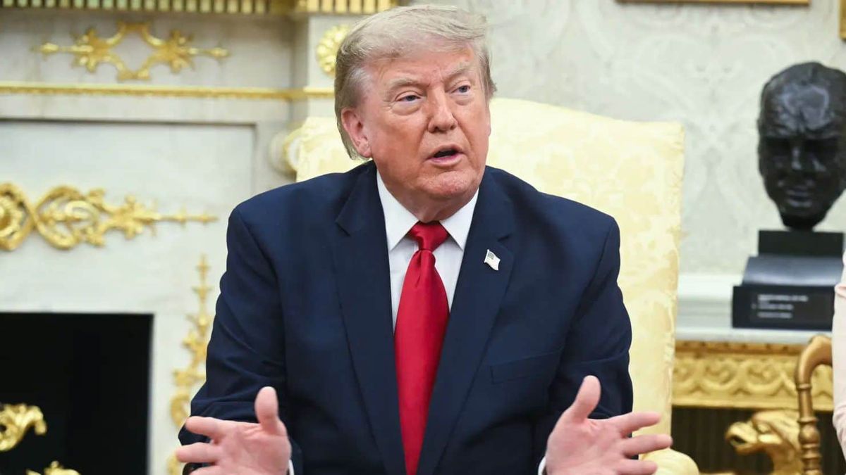 Trump, Beyaz Saray'da Irak Başbakanı ile görüşüyor.