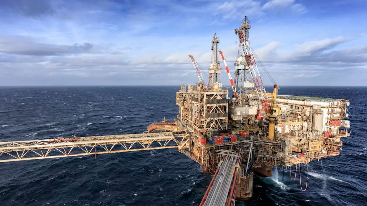 APA Corporation'ın Kuzey Denizi'ndeki Beryl Alpha petrol platformu.