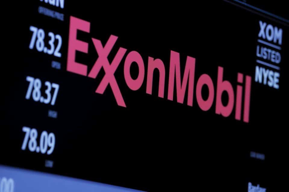 Exxon Mobil logosu, 30 Aralık 2015, New York Borsası'nda.