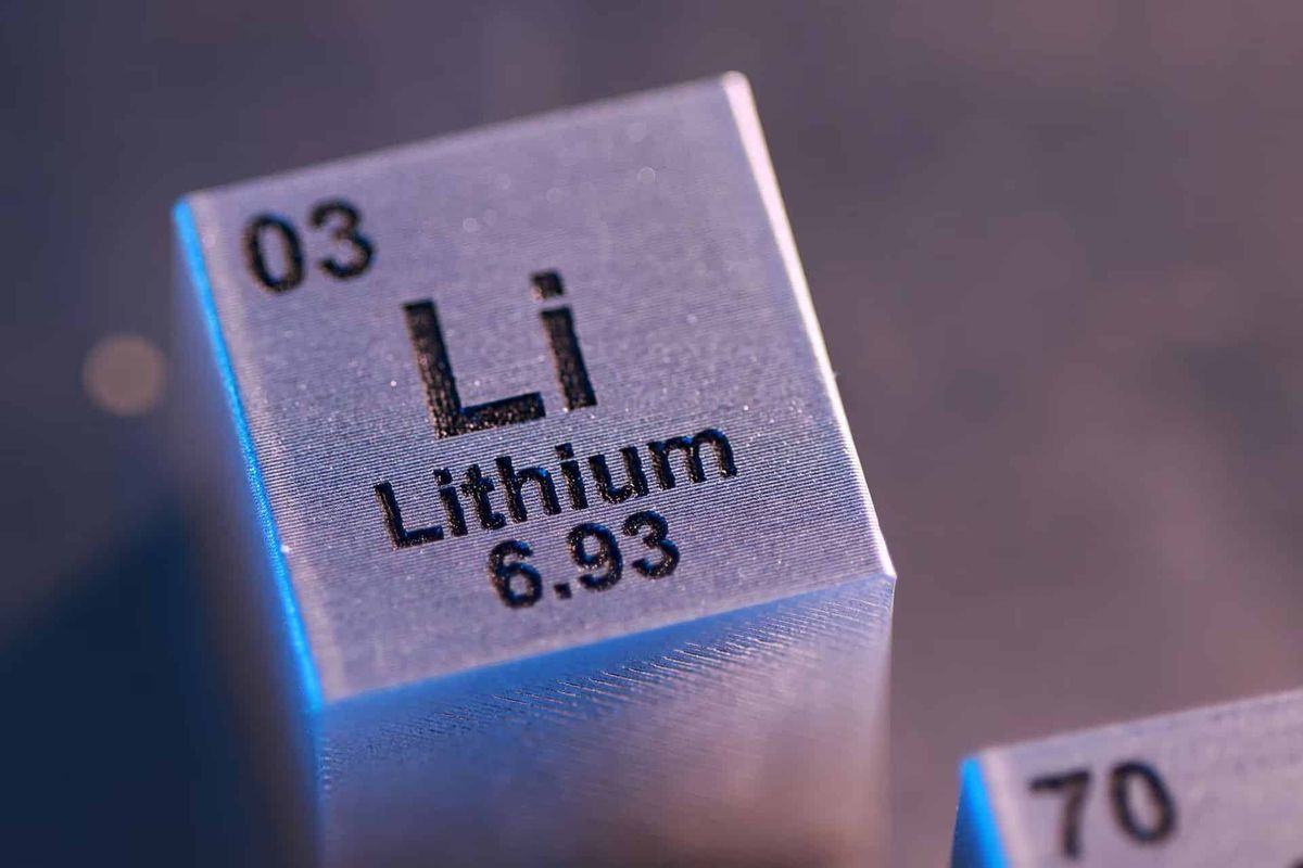 Lityum (Li) elementinin sembolü, atom ve kütle numarası
