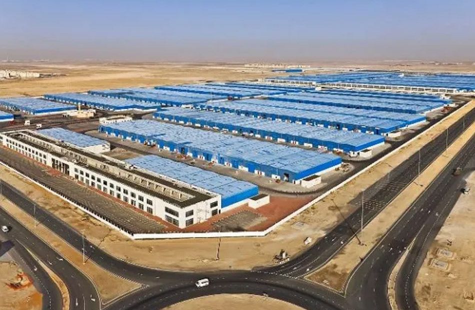El-Sisi, Mısır'ın bölgesel lojistik hedeflerini güçlendirmek için limanları ve hızlı tren projelerini inceliyor