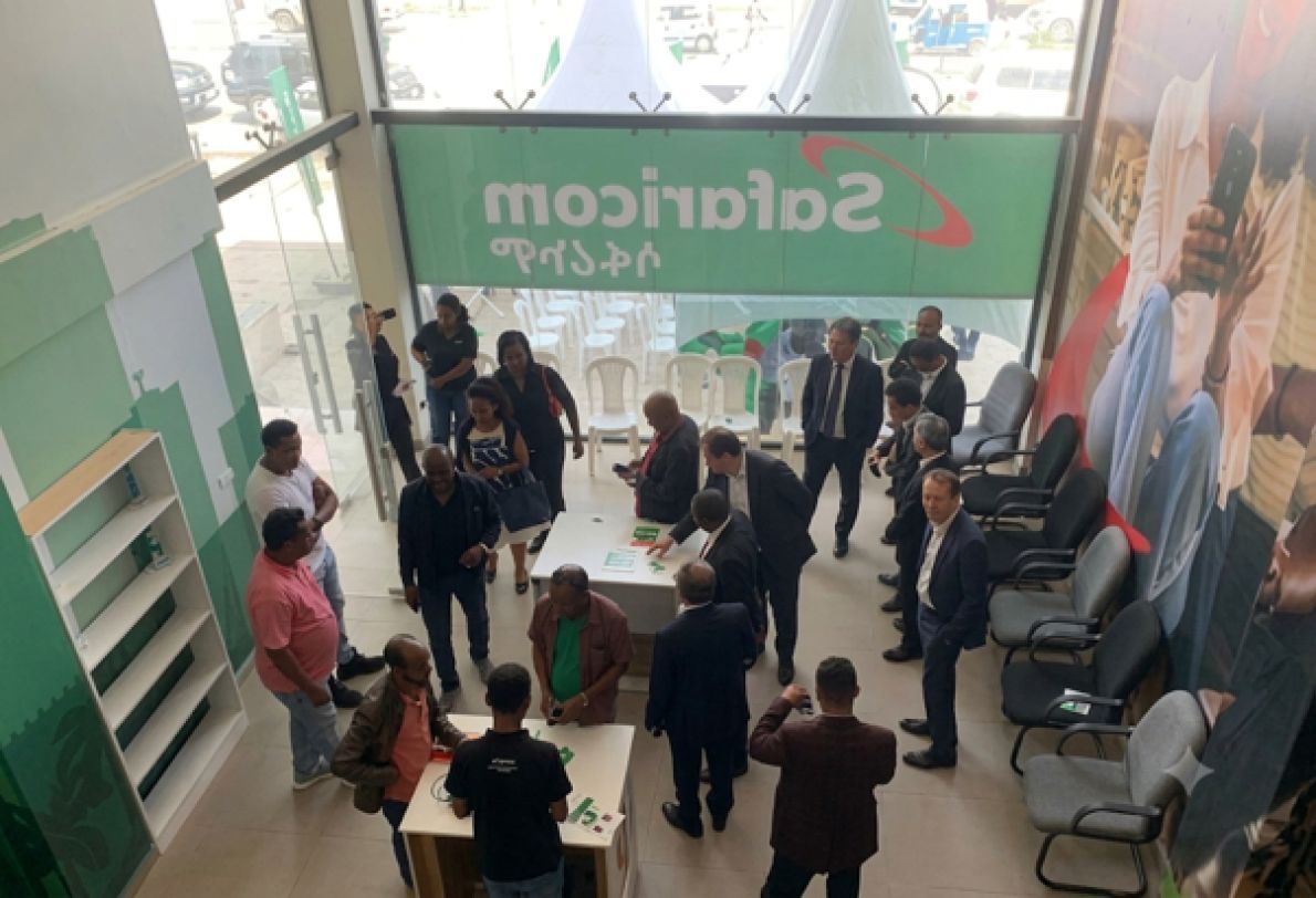 Safaricom Etiyopya'da hızlı büyüyor, mobil para birimi zorlanıyor.