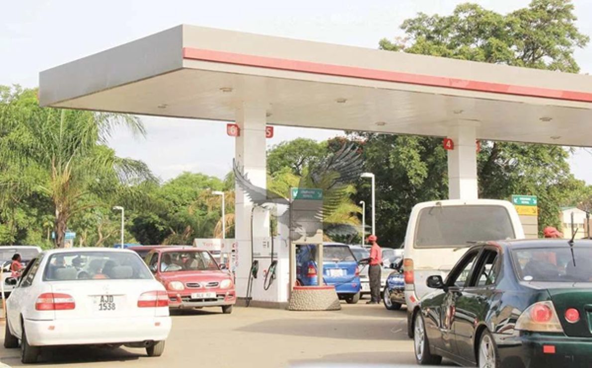 Zambiya, küresel maliyetler zayıf kwachayı dengelediği için akaryakıt fiyatlarını tekrar düşürdü