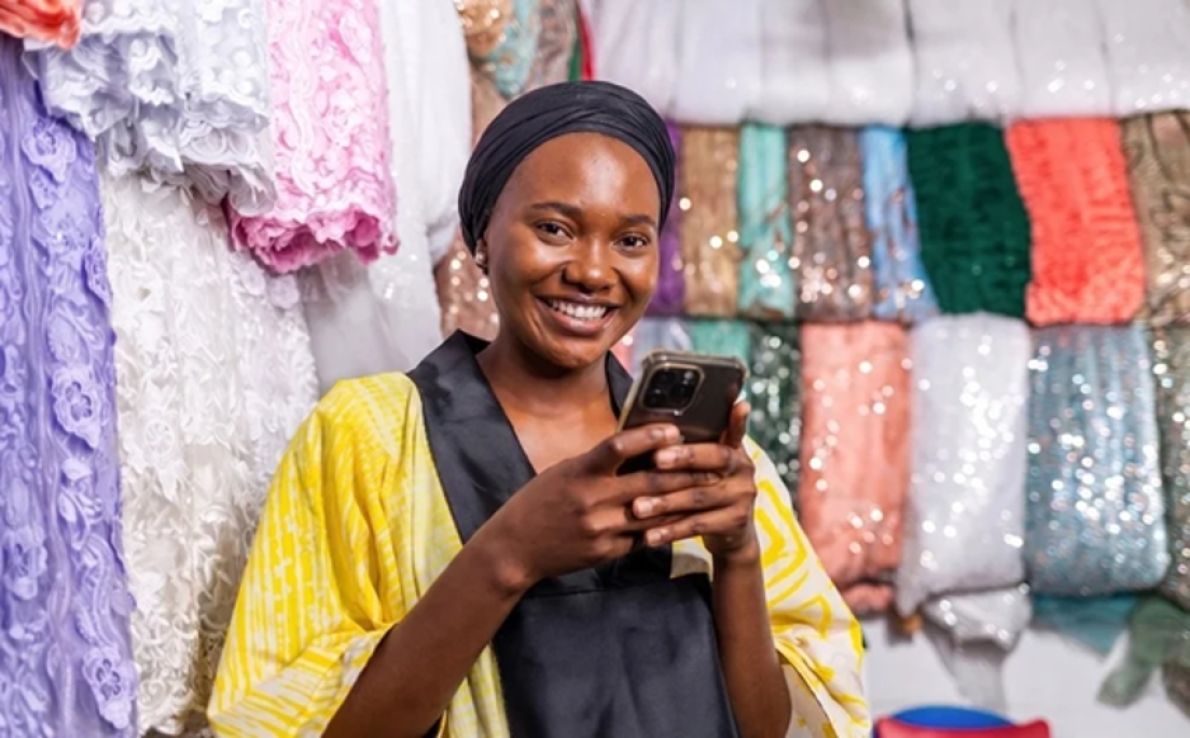 AfDB, AXIAN Afrika'da 34.000 Kadın Girişime Dijital Finans Sunuyor