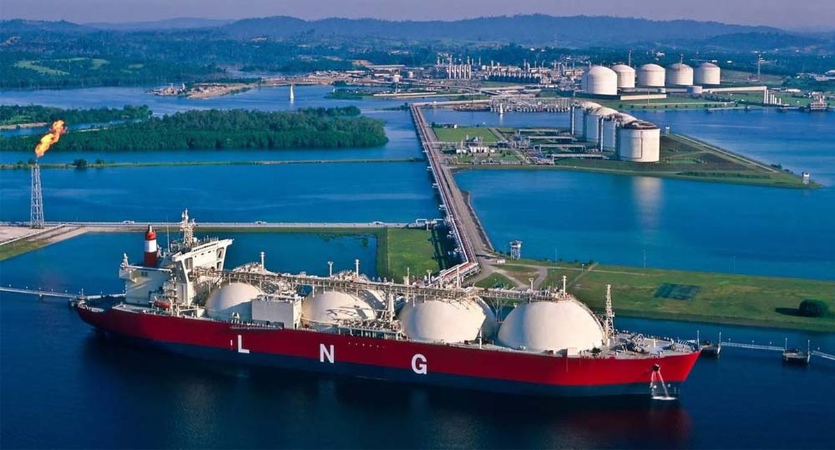 Mozambik LNG Projesi İlerliyor: STINGRAY Boru Döşeme Gemisi Palma Körfezi'ne Ulaştı