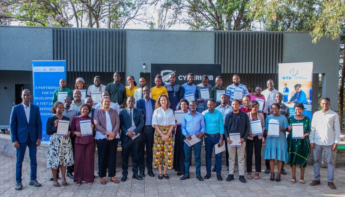 Ruanda, TVET Okullarında Siber Güvenliği Başlatıyor: İlk 24 Öğretmen Eğitimini Tamamladı